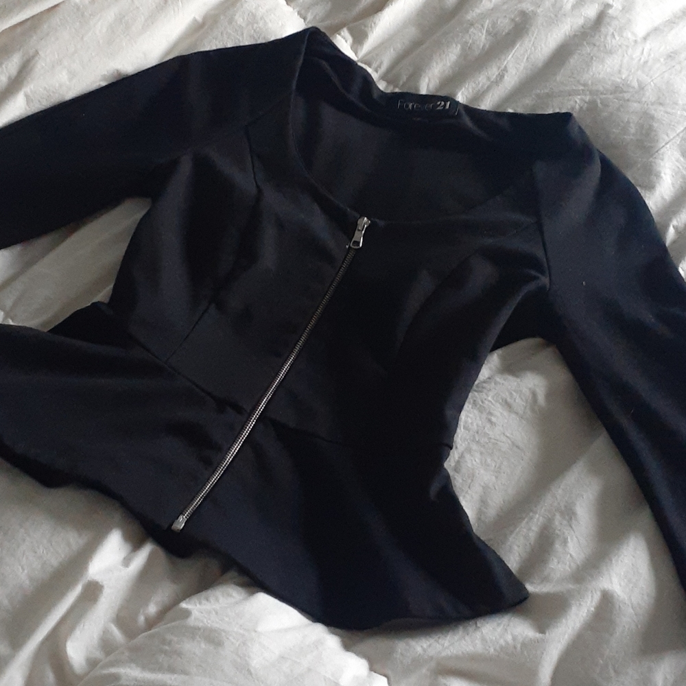 Zip up short sleeve jacket
